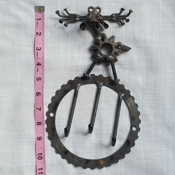 ๐ UNIQUE Handmade Moose Screws & Nails Key Holder - Picture 8 of 10